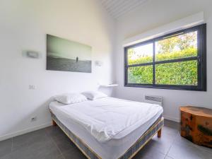 Maisons de vacances Maison confortable pour 6 pers., proche lac de Gastes - FR-1-50-187 : photos des chambres