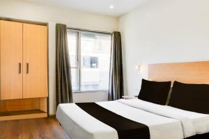 Super Townhouse MG Road Pune