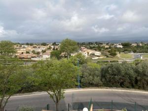 Appartements Studio renove avec loggia et parking privatif - FR-1-553-306 : photos des chambres