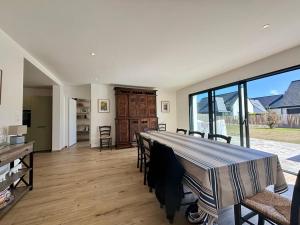 Carnac : Maison neuve 9 pièces, 10-12 pers, proche plages, jardin, wifi - FR-1-377-103