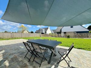 Maisons de vacances Maison neuve spacieuse a Carnac, 10-12 pers., jardin clos, WiFi - FR-1-377-103 : photos des chambres