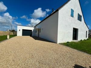 Maisons de vacances Maison neuve spacieuse a Carnac, 10-12 pers., jardin clos, WiFi - FR-1-377-103 : photos des chambres