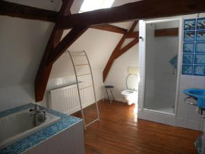 Maisons de vacances Gite familial 15 pers avec jardin, spa et activites pres de Cassel - FR-1-510-233 : photos des chambres