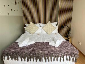 COOLEST Apartment in Berlin, easy Check-in, near BER Airport - Quiet&Cozy Penthouse