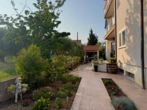 Four-Bedroom Apartment room in Apartments Dalmatino