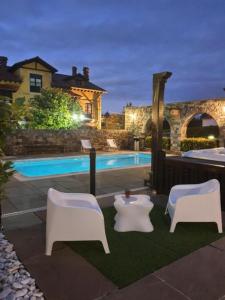 Apartamentos la Leyenda - 3hvězdičkové hotely ve městě Santillana del Mar