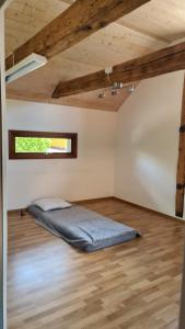 Rum i centrum med madrass