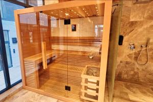 Sea Paradise - Odyssey Pool & Spa Resort