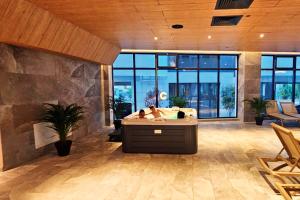 Sea Paradise - Odyssey Pool & Spa Resort