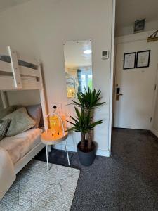 Cosy ensuite in heart of city