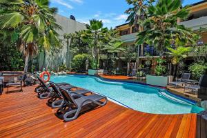 Chic Couples Retreat