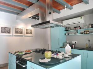 Barons Antiquarian Villa