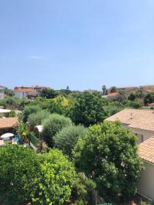 Lumineux avec piscine, Wifi & Terrace - Proche plage & Aéroport