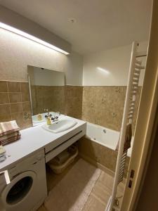 Apartment, seafront, beach, ground floor