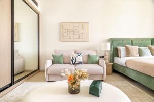 New! Stylish Studio with Pool, Gym & Jacuzzi, JVC