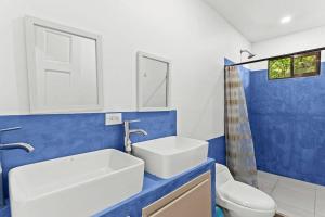 Charming Apartment Steps to the Beach