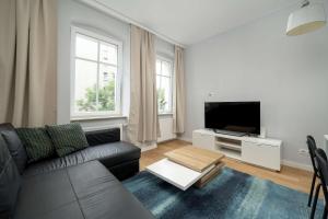 Stylish One Bedroom Apartment Perfectly Located by Noclegi Renters