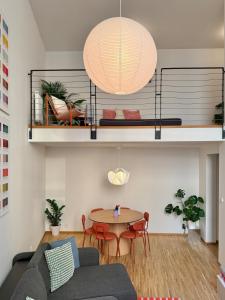 Design apartment in the center great for friends and family - 4hvězdičkové hotely ve městě Praha