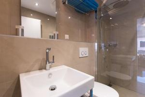 Apartment Koralj 2 with a heated Pool