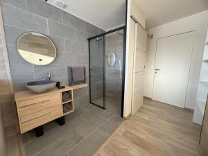 Chalets Artik chalet avec vue a 180 degres et piscine : photos des chambres