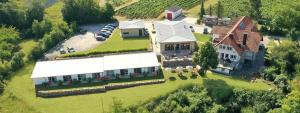 Der Kirschberghof Weinfass-Lodge