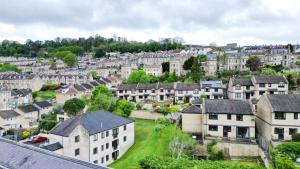 Cosy Central Bath Hideaway With Parking