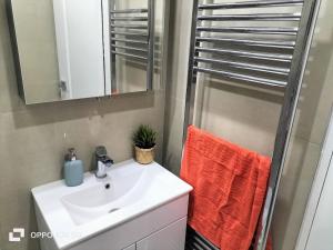 Quiet 5BR Ideal for Groups