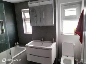 Quiet 5BR Ideal for Groups