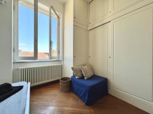 Square Apartment in Centro città