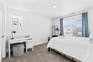 Modern 3BR Townhome in Lehi UT