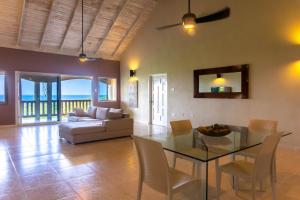 Seaview Penthouse Retreat 4 Beds 3 Baths Stay
