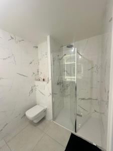 Studio en bord de mer avec piscine sur le toit