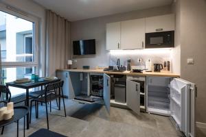 Work and Rest Apartment by Fengshui4u, cowroking, siłownia, nowy budynek, dostęp na kod