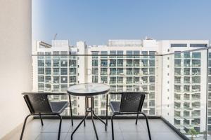 Furnished Studio Near Meydan Racecourse, Minutes to Downtown Dubai, Azizi Riviera 47, Al Merkadh by Deluxe Holiday Homes