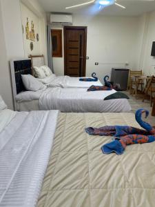 panorama pyramids and jacuzzi