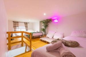 Le Pommard - Atypical Cellar, Sleeps 6