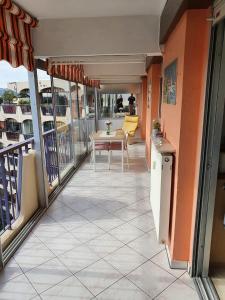 2 bedroom apartment in a secure residence in Mandelieu with a shared pool and close to the center - 2301