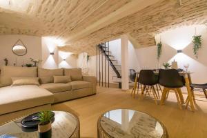 Le Pommard - Atypical Cellar, Sleeps 6