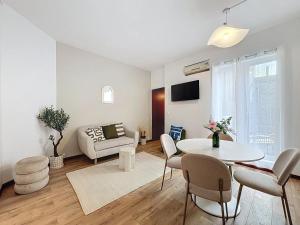 Appartements Le Noa - 2 Chambres - Climatisation - Terrasse : photos des chambres