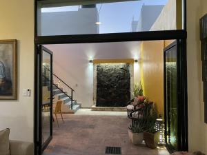 Stylish Home with Roof-Top Patio - Historic Centre