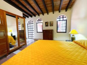 Centro Home with Courtyard BBQ