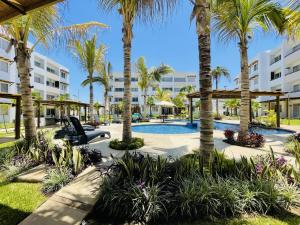 Tropical Condo - Close to Beach and Waterpark