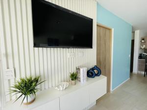 Tropical Condo - Close to Beach and Waterpark