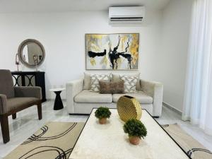 Marina Cerritos: Rooftop Pools Near Beach