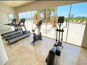 Spacious 3BR Marina Condo with Pool