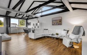 Stunning Home In Blokhus With Wifi