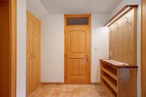Superior One-Bedroom Apartment with Balcony