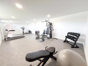 Family penthouse with sea views in Cancelada