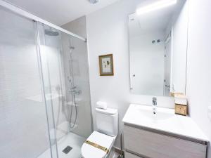 Family penthouse with sea views in Cancelada