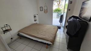 Résidence privée grande terrasse piscine privée plage port gare